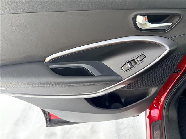 2018 Hyundai Santa Fe Sport 2.0T Ultimate (Stk: S392A) in Chatham - Image 18 of 19