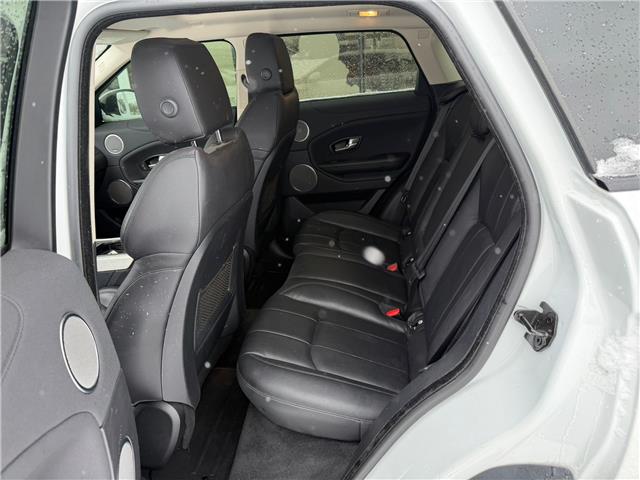 2016 Land Rover Range Rover Evoque SE (Stk: 35587) in London - Image 5 of 8