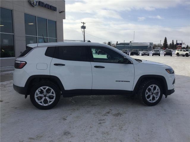 2026 Jeep Compass Sport (Stk: GG008) in Swan River - Image 4 of 19