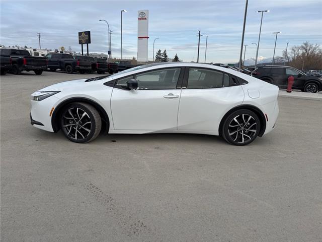 2026 Toyota Prius Plug-In Hybrid XSE Premium (Stk: 3069393) in Cranbrook - Image 2 of 21