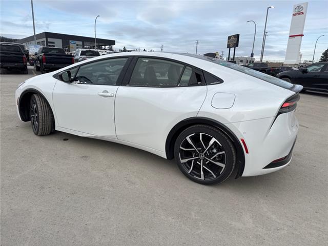 2026 Toyota Prius Plug-In Hybrid XSE Premium (Stk: 3069393) in Cranbrook - Image 3 of 21
