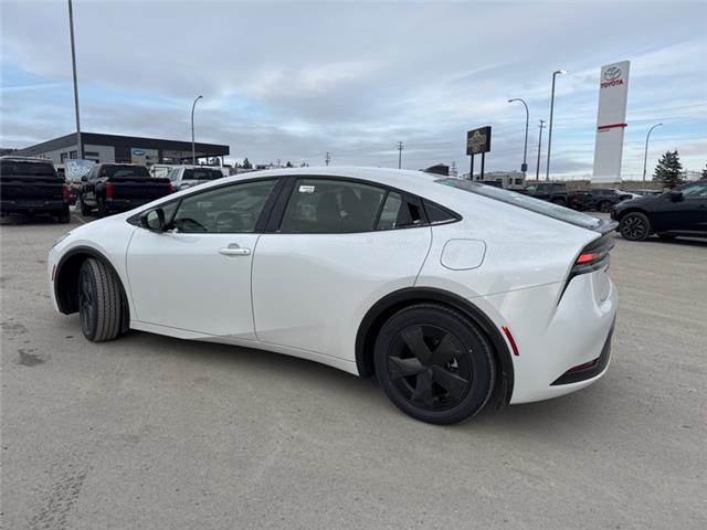 2026 Toyota Prius Plug-In Hybrid SE (Stk: 3069861) in Cranbrook - Image 3 of 19