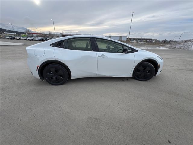 2026 Toyota Prius Plug-In Hybrid SE (Stk: 3069861) in Cranbrook - Image 6 of 19