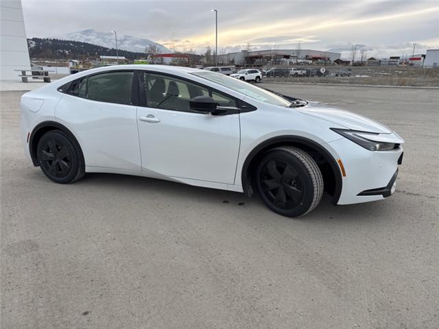 2026 Toyota Prius Plug-In Hybrid SE (Stk: 3069861) in Cranbrook - Image 7 of 19