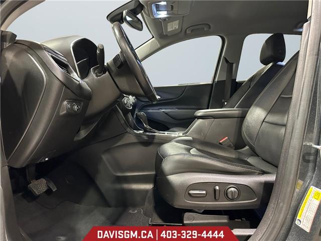 2020 Chevrolet Equinox Premier (Stk: 302625) in Lethbridge - Image 9 of 15 2020 Chevrolet Equinox Premier (Stk: 302625) in Lethbridge - Image 9 of 15