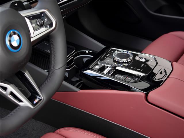 2026 BMW 550e xDrive (Stk: B10308) in Windsor - Image 19 of 21