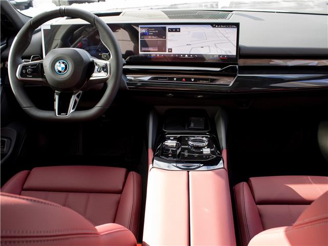 2026 BMW 550e xDrive (Stk: B10308) in Windsor - Image 15 of 21
