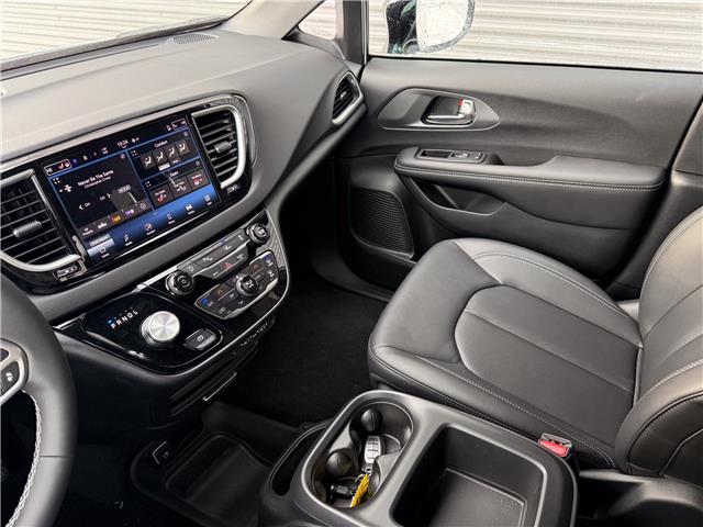 2025 Chrysler Grand Caravan SXT (Stk: 25594) in London - Image 19 of 26