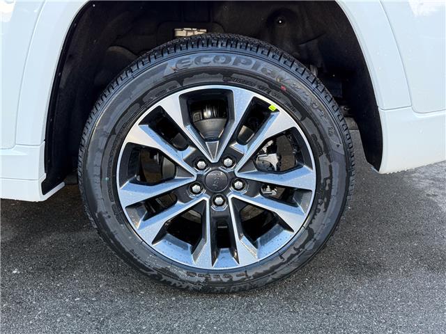 2025 Jeep Grand Cherokee Overland (Stk: 25563D) in London - Image 28 of 28
