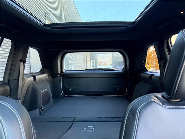 2025 Jeep Grand Cherokee Overland (Stk: 25563D) in London - Image 8 of 28