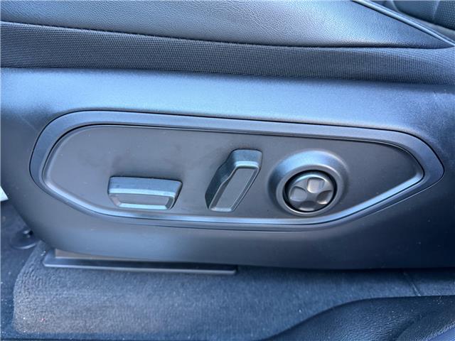 2025 Jeep Grand Cherokee Overland (Stk: 25563D) in London - Image 23 of 28