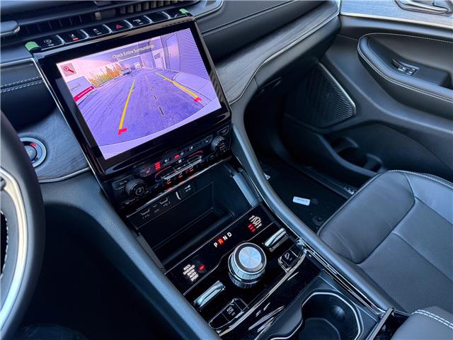 2025 Jeep Grand Cherokee Overland (Stk: 25563D) in London - Image 20 of 28