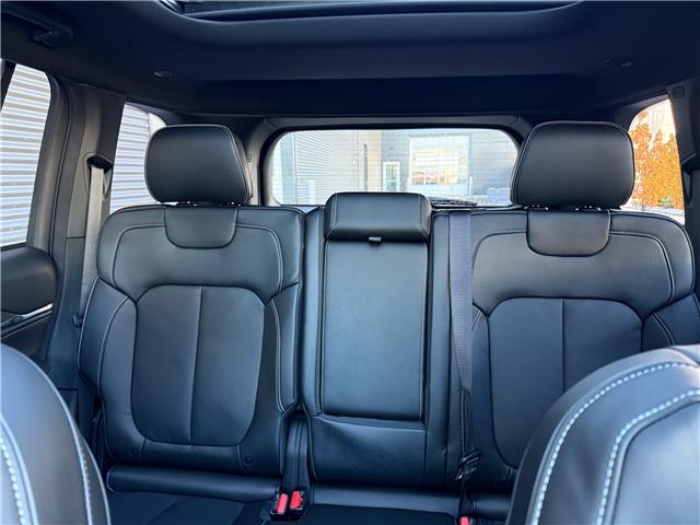 2025 Jeep Grand Cherokee Overland (Stk: 25563D) in London - Image 15 of 28