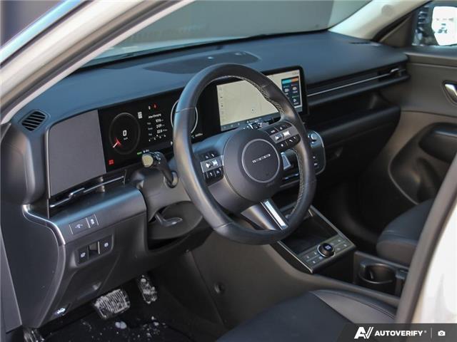 2025 Hyundai Kona Electric Ultimate w/Two-Tone Exterior (Stk: 121493) in London - Image 13 of 26