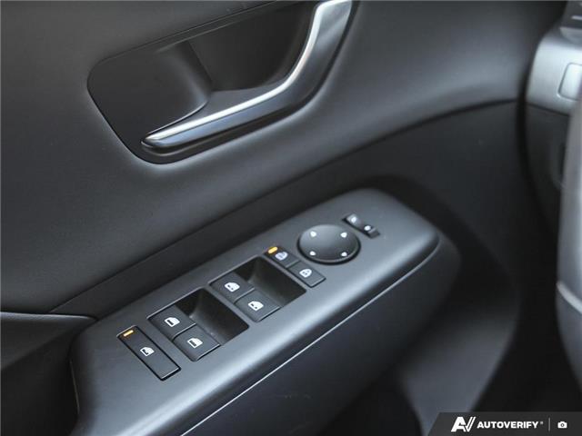 2025 Hyundai Kona Electric Ultimate w/Two-Tone Exterior (Stk: 121493) in London - Image 17 of 26