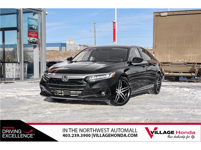 2022 Honda Accord Touring 1.5T (Stk: B9025) in Calgary - Image 1 of 37