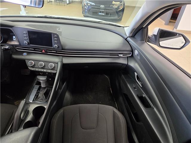 2022 Hyundai Elantra Preferred (Stk: 22HE22913) in Winnipeg - Image 11 of 20