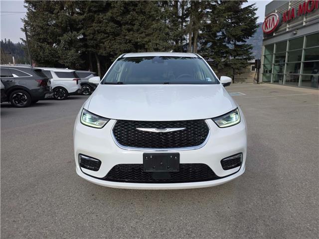 2023 Chrysler Pacifica Touring-L (Stk: 55786) in Castlegar - Image 2 of 24