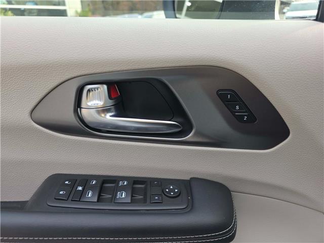 2023 Chrysler Pacifica Touring-L (Stk: 55786) in Castlegar - Image 10 of 24