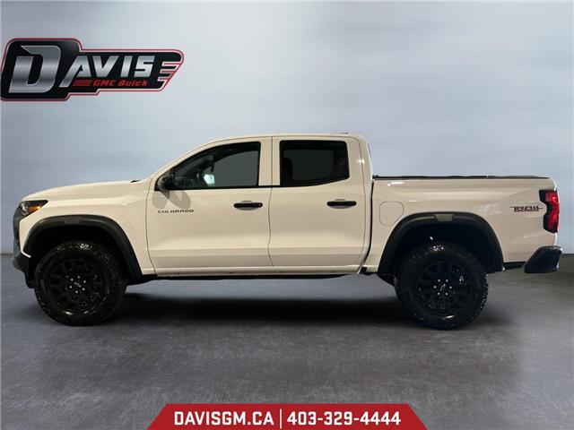 2025 Chevrolet Colorado Trail Boss (Stk: 302787) in Lethbridge - Image 2 of 15