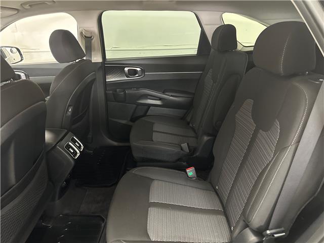 2022 Kia Sorento Hybrid LX (Stk: 43258JA) in Belleville - Image 9 of 26
