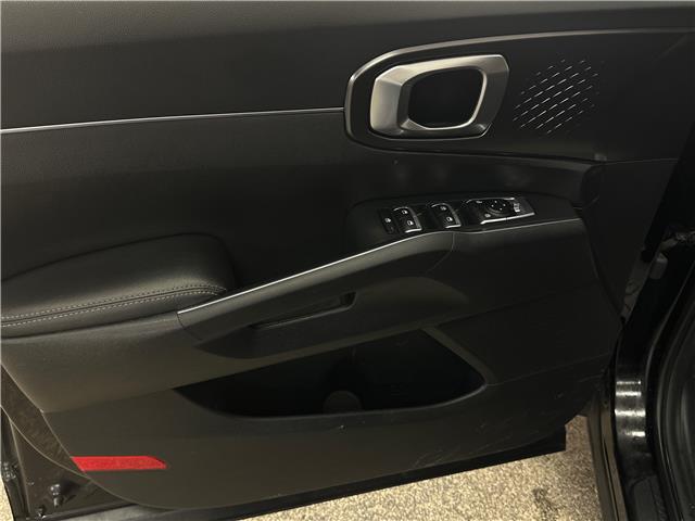 2022 Kia Sorento Hybrid LX (Stk: 43258JA) in Belleville - Image 16 of 26
