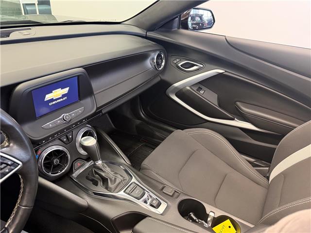 2022 Chevrolet Camaro 1LT (Stk: 26082A) in London - Image 13 of 17