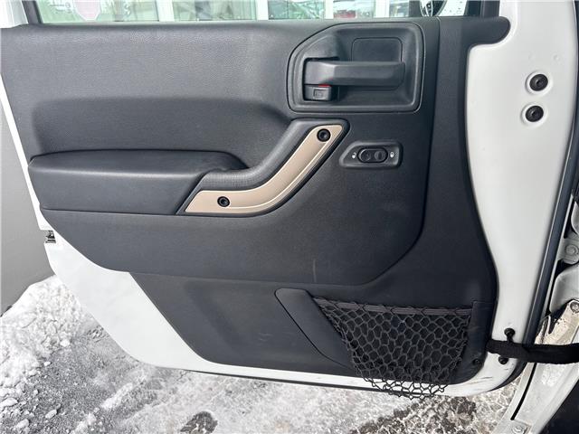 2016 Jeep Wrangler Unlimited Sahara (Stk: U9082A) in Uxbridge - Image 18 of 27