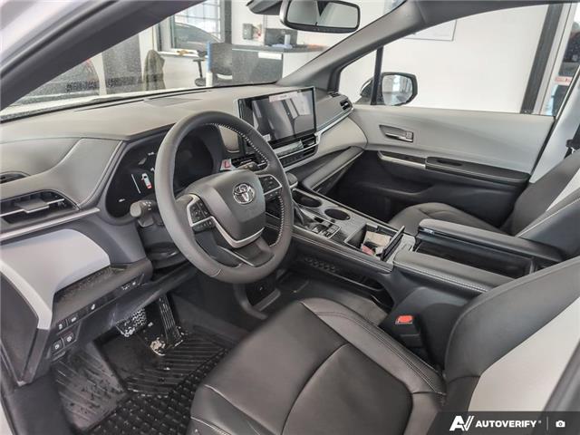 2025 Toyota Sienna XSE 7-Passenger (Stk: P3141) in London - Image 12 of 24