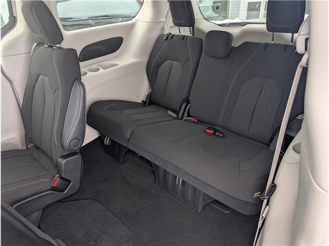 2024 Chrysler Grand Caravan SXT (Stk: 03529R) in Owen Sound - Image 18 of 19
