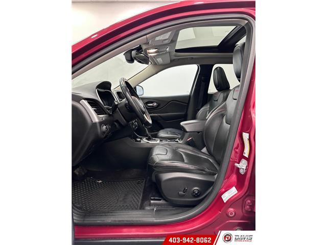 2016 Jeep Cherokee Trailhawk (Stk: 20973) in Lethbridge - Image 7 of 21