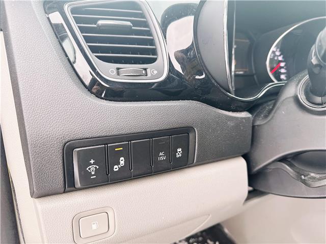2019 Kia Sedona SX (Stk: R0977A) in London - Image 16 of 36