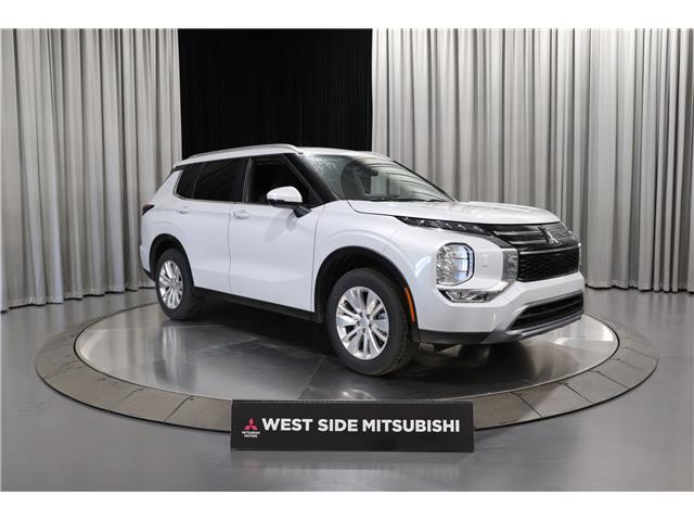 2026 Mitsubishi Outlander SE (Stk: T26293) in Edmonton - Image 1 of 32