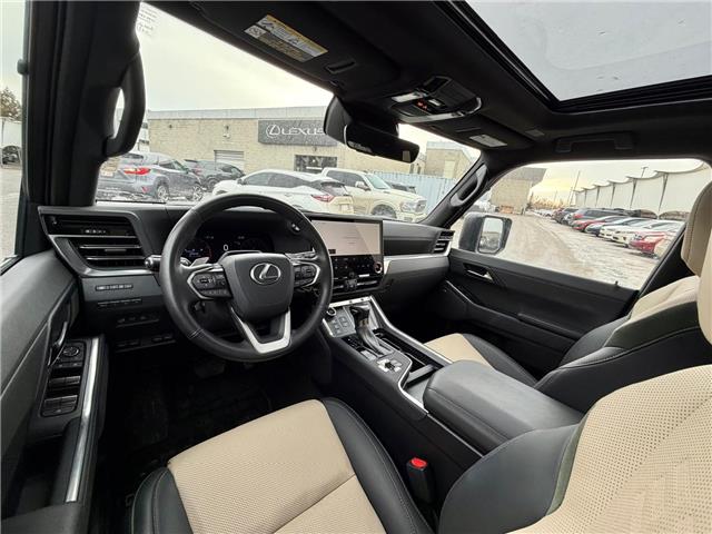 2025 Lexus GX 550 Base (Stk: 4614A) in Calgary - Image 7 of 20