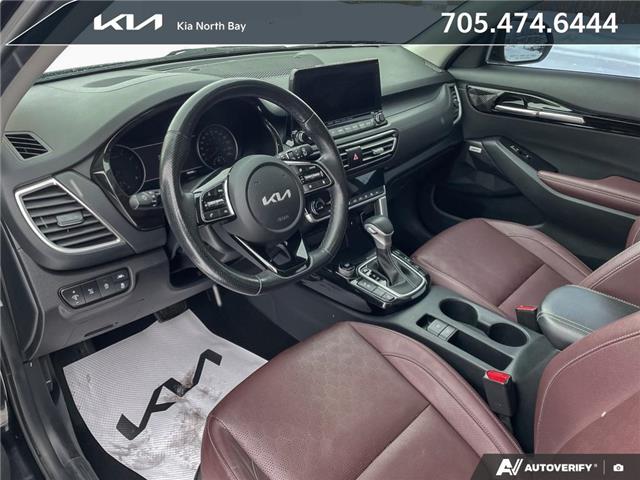 2022 Kia Seltos SX Turbo w/Burgundy Interior (Stk: 26-141A) in North Bay - Image 10 of 24