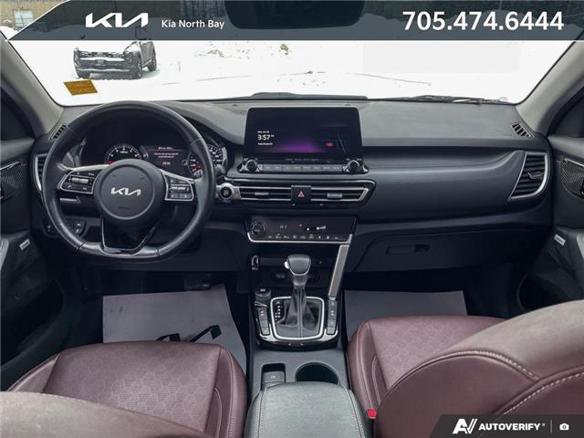 2022 Kia Seltos SX Turbo w/Burgundy Interior (Stk: 26-141A) in North Bay - Image 22 of 24