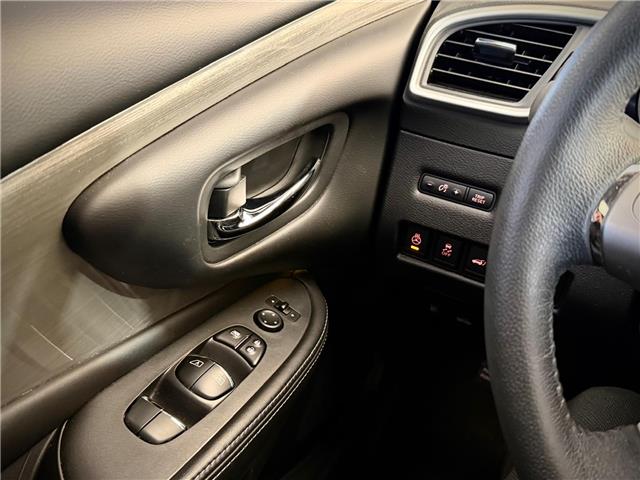 2017 Nissan Murano Platinum (Stk: 260322B) in Calgary - Image 11 of 19