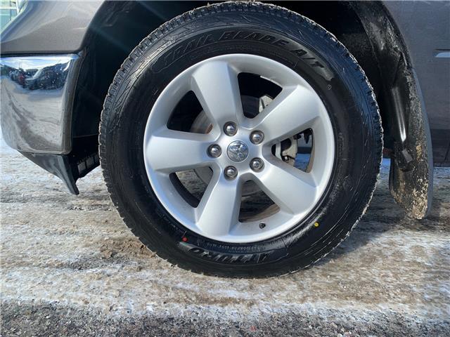 2023 RAM 1500 Classic SLT (Stk: 32923AD) in Thunder Bay - Image 8 of 12