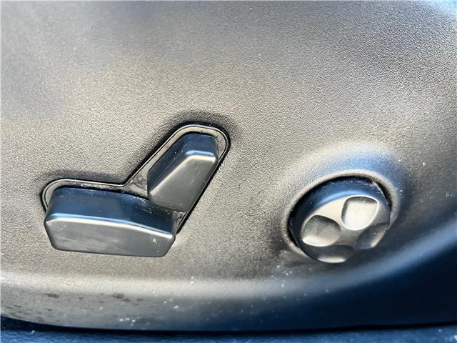 2021 Jeep Cherokee Altitude (Stk: 06019H) in Sarnia - Image 11 of 24