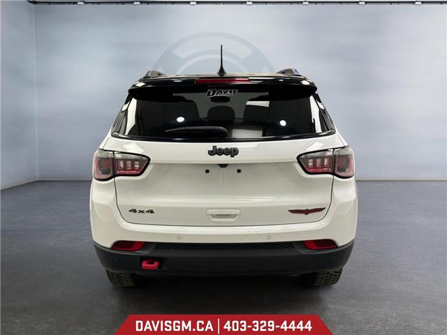 2023 Jeep Compass Trailhawk (Stk: 302750) in Lethbridge - Image 4 of 15