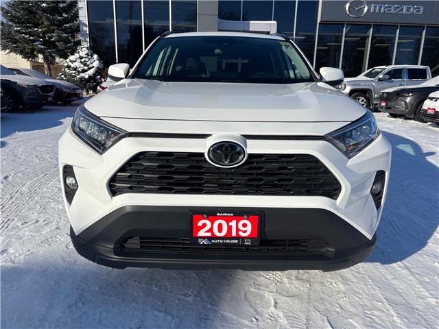2019 Toyota RAV4 XLE (Stk: M6074) in Sarnia - Image 2 of 33