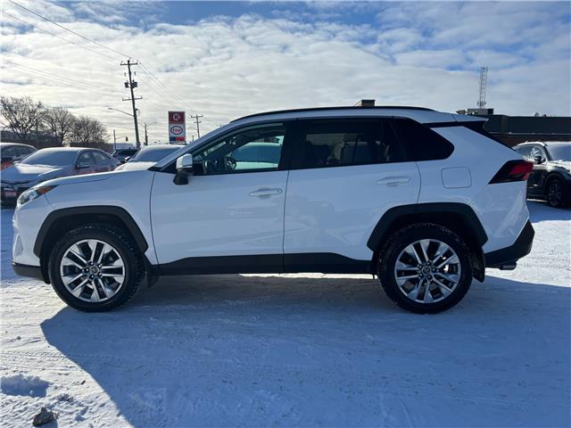 2019 Toyota RAV4 XLE (Stk: M6074) in Sarnia - Image 8 of 33