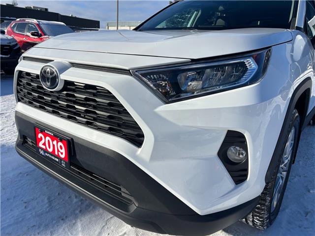 2019 Toyota RAV4 XLE (Stk: M6074) in Sarnia - Image 9 of 33