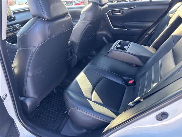 2019 Toyota RAV4 XLE (Stk: M6074) in Sarnia - Image 17 of 33