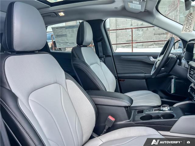 2026 Ford Escape PHEV (Stk: 260036) in Hamilton - Image 18 of 21