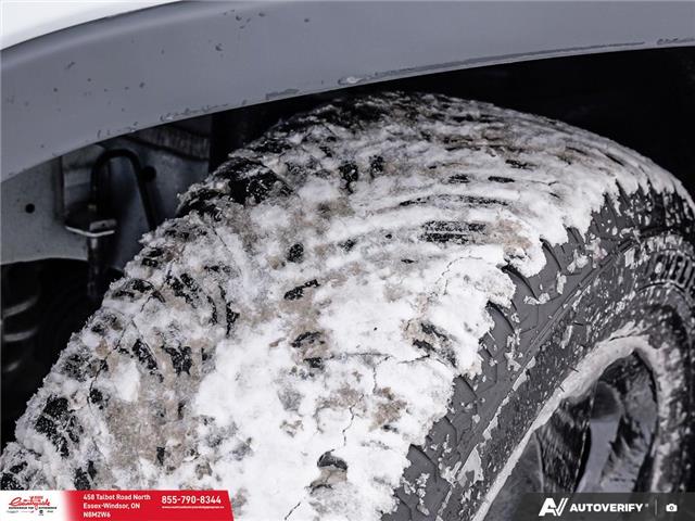 2022 Jeep Cherokee Altitude (Stk: 260061) in Essex-Windsor - Image 8 of 31