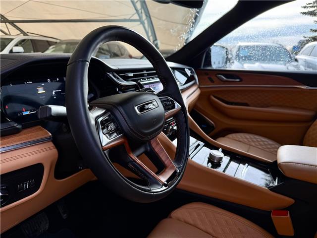 2025 Jeep Grand Cherokee L Summit (Stk: 260270A) in Calgary - Image 5 of 23