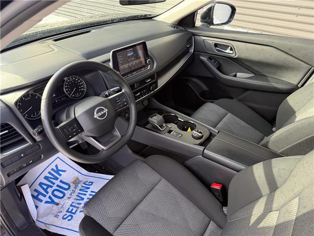 2025 Nissan Rogue SV Moonroof (Stk: U11079) in London - Image 10 of 25