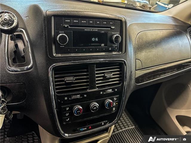 2016 Dodge Grand Caravan SE/SXT (Stk: 165122) in London - Image 19 of 26