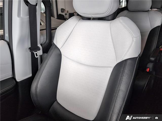 2025 Toyota Sienna XSE 7-Passenger (Stk: P3140) in London - Image 20 of 24